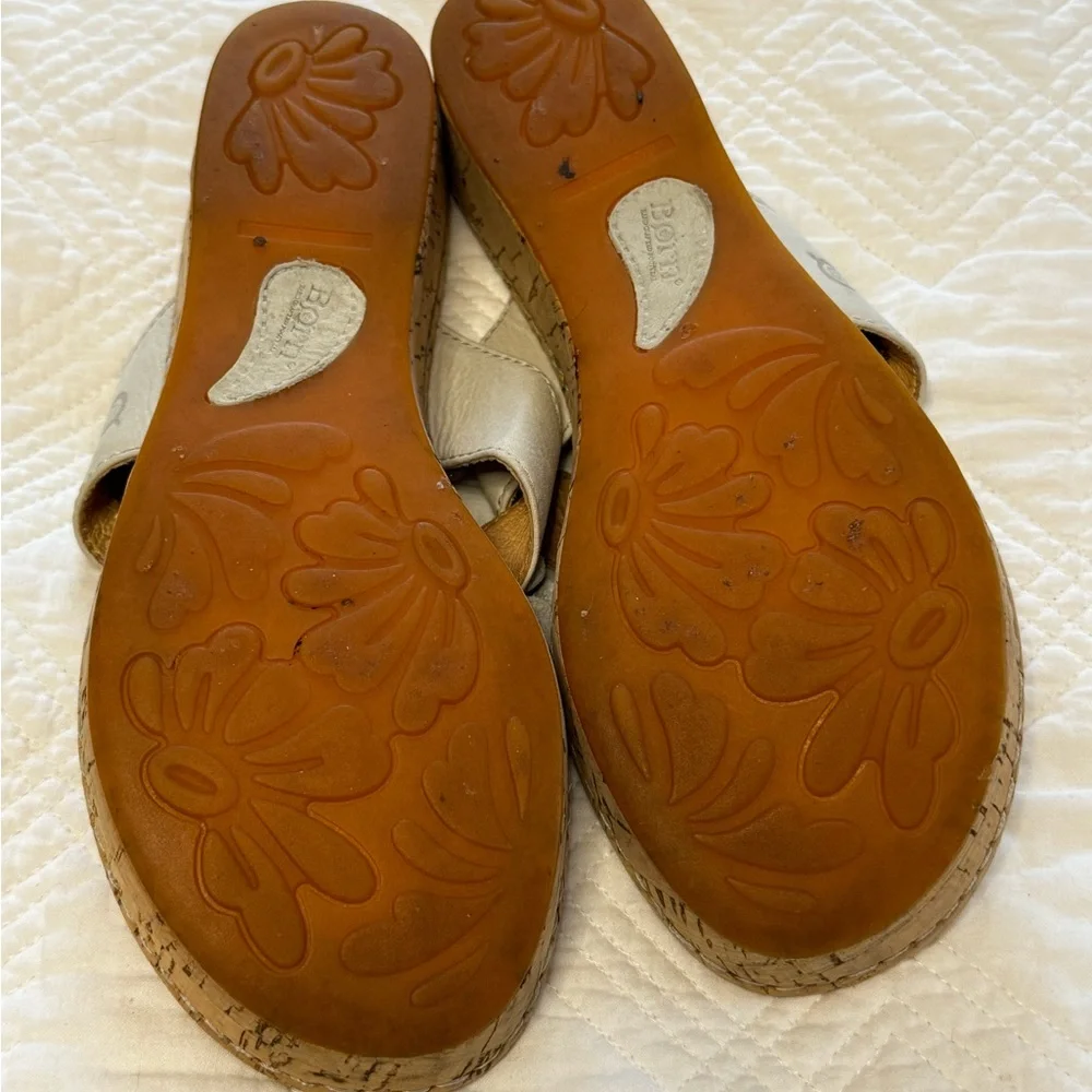 Born Taupe Leather Floral Cork Platform Wedge Sandals Size 7